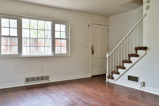 Foto del edificio - 925 N Prairie Ave