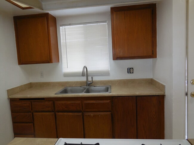 Building Photo - 839 Gaviota Ave