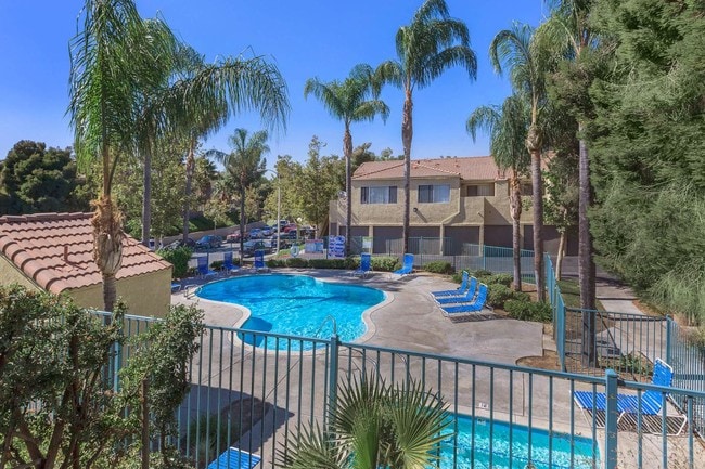 Building Photo - Canyon Country Villas