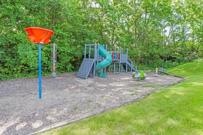 Foto del edificio - 319 Blair Ct