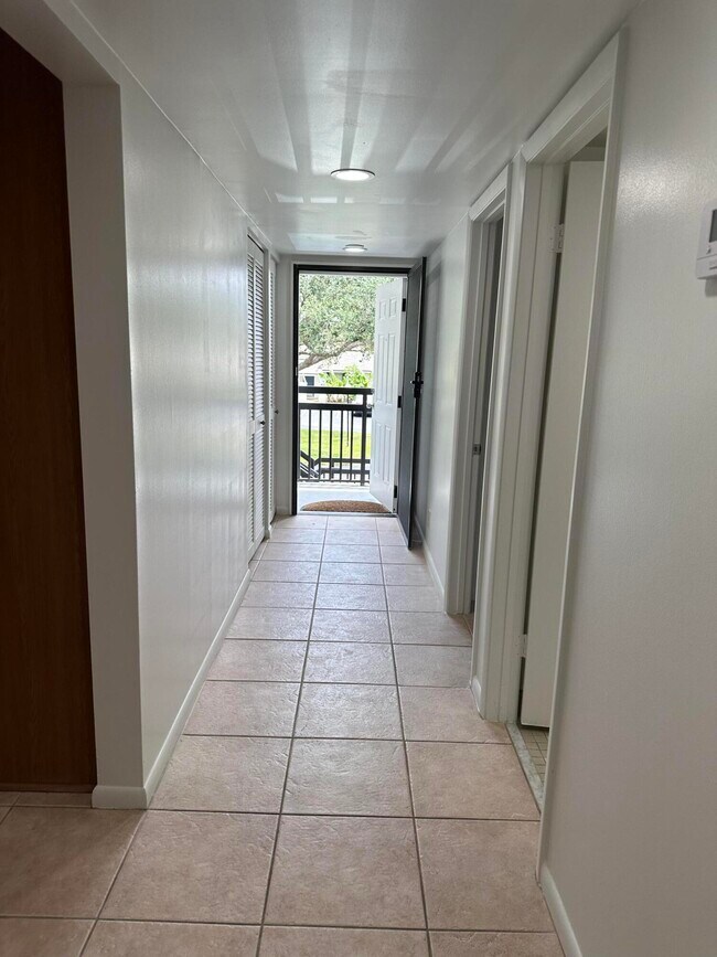 Foto del edificio - 3014 SW 21st Terrace