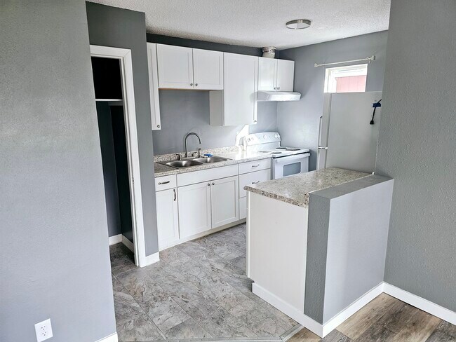 Foto del edificio - 534 N Bliss St