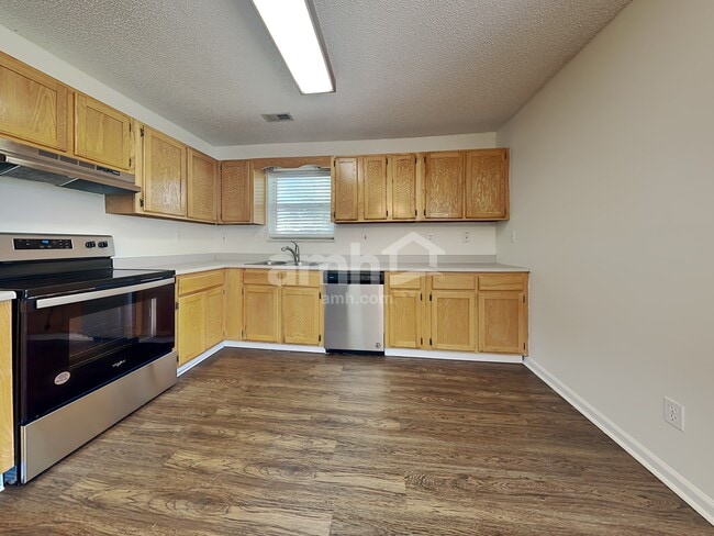 Building Photo - 3130 Harrington Ct