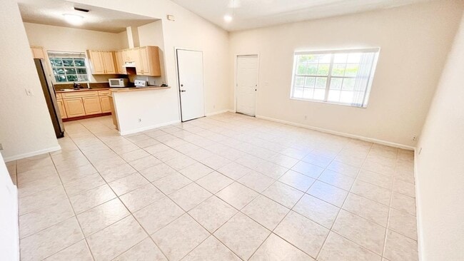 Building Photo - 1434 Hawthorne Pl