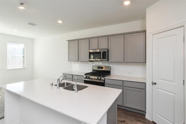 Building Photo - 1840 Da Vinci Dr