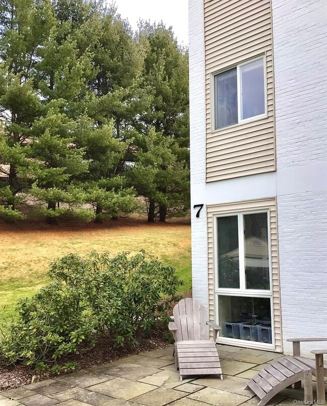 Foto del edificio - 7 Carroll Blvd