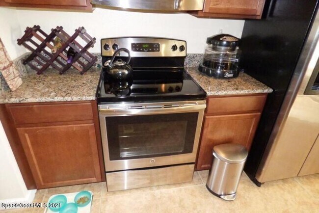 Foto del edificio - 4096 Masira Ct