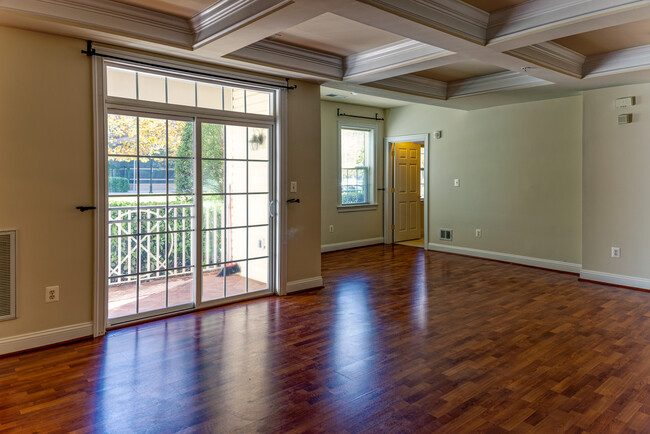 Building Photo - 315 King Farm Blvd
