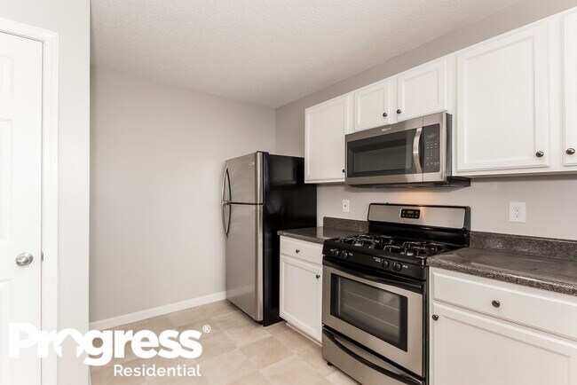 Building Photo - 1883 Roble Dr