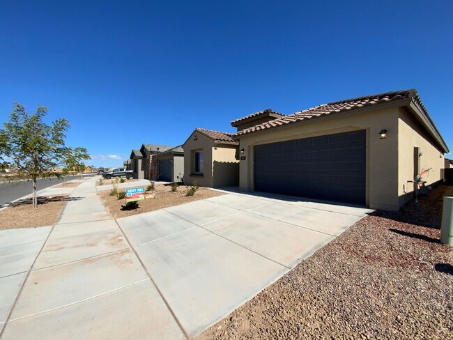 Foto del edificio - 3 Bedroom Single Story New Build in Mesa Del Sol Near Netflix Studios!