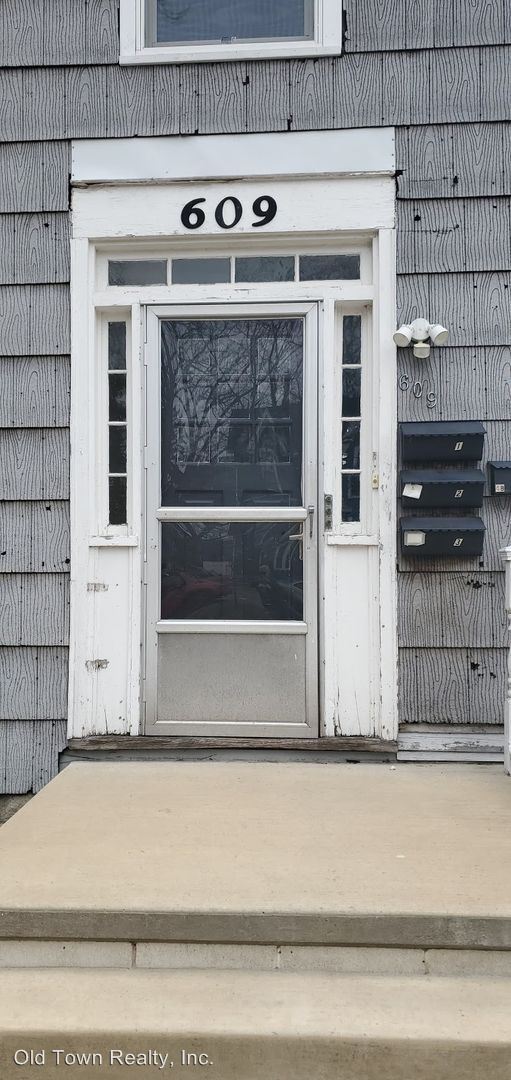 Building Photo - 609 Lawrence St