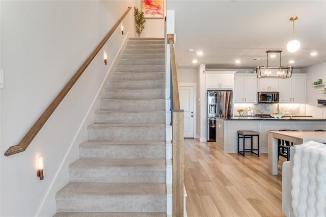 Foto del edificio - 3691 Rosemont Dr