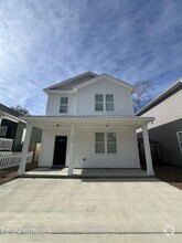 Building Photo - 1009 N 11th St