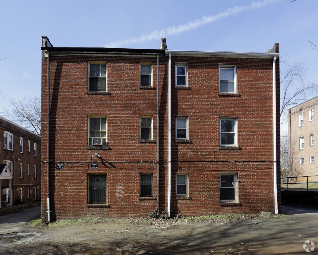 Foto del edificio - 3465 Minnesota Ave SE