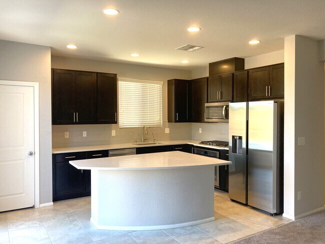 Building Photo - 9386 W Barcoloba Ave