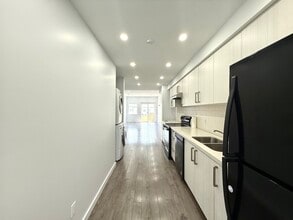 Building Photo - 403 Chaffey St