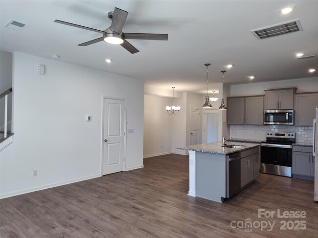 Building Photo - 10033 Guardian Dr