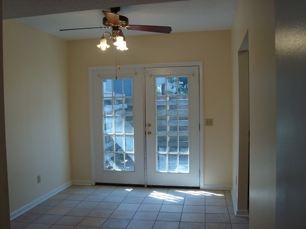 Building Photo - 801 Kelly Dr