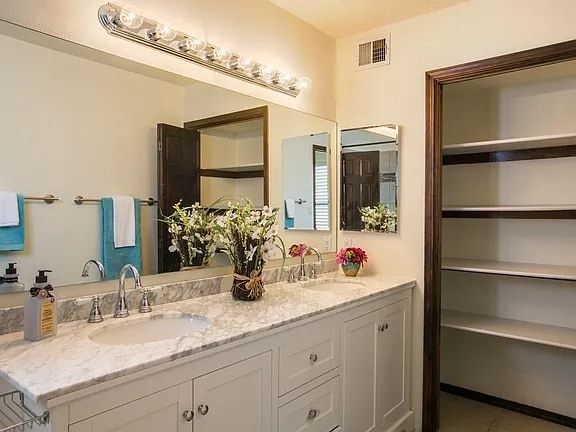 Foto del edificio - 8216 R C Gorman Ave NE