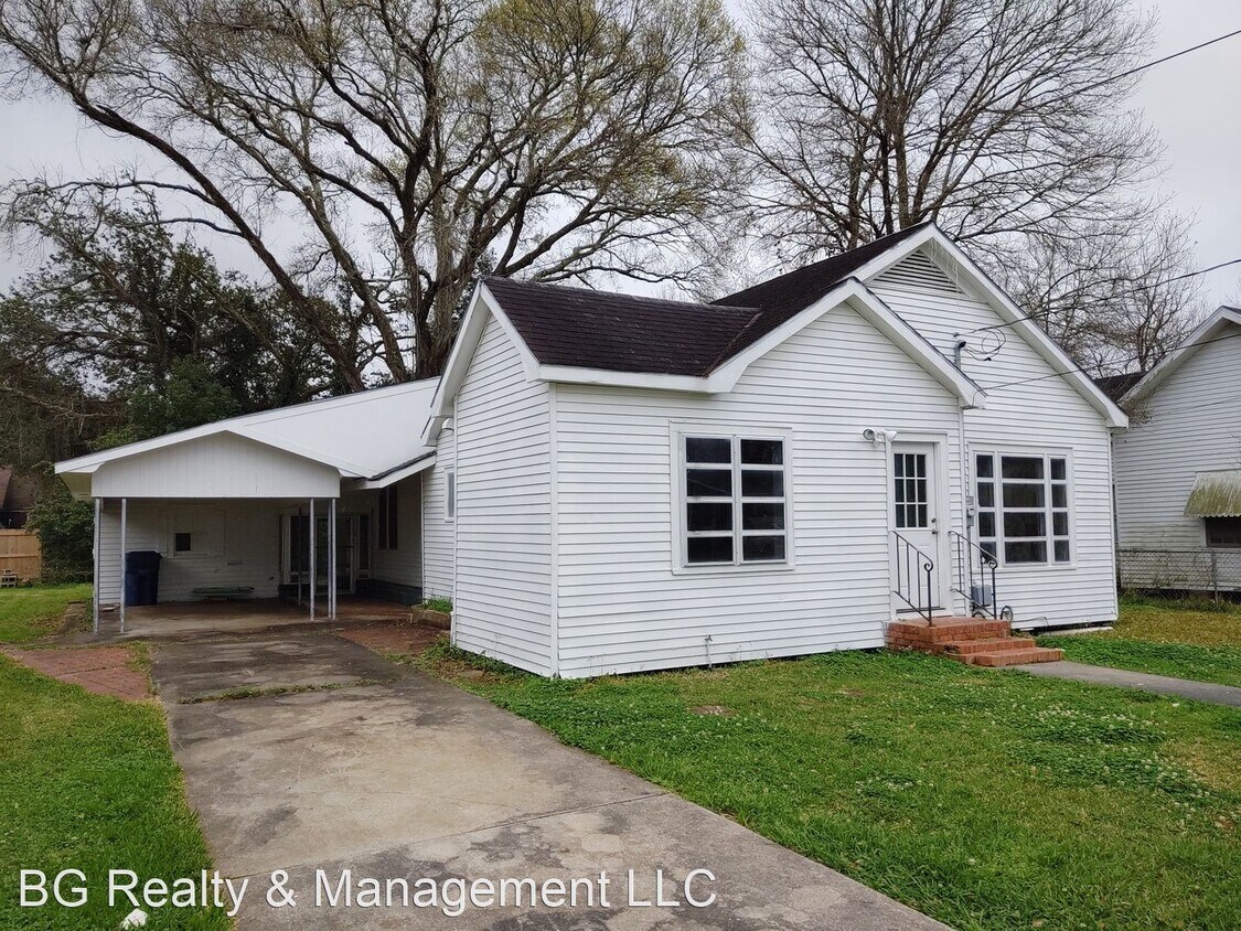 Primary Photo - 2 br, 1 bath House - 303 S Guegnon