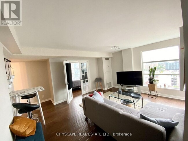 Building Photo - 50 Lombard St