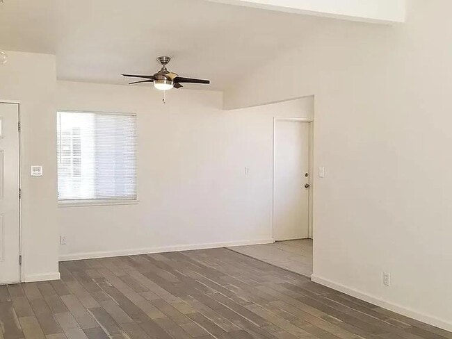 Building Photo - Beautiful home