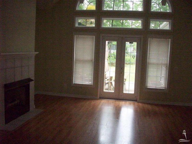 Building Photo - 27 Bayberry Cir