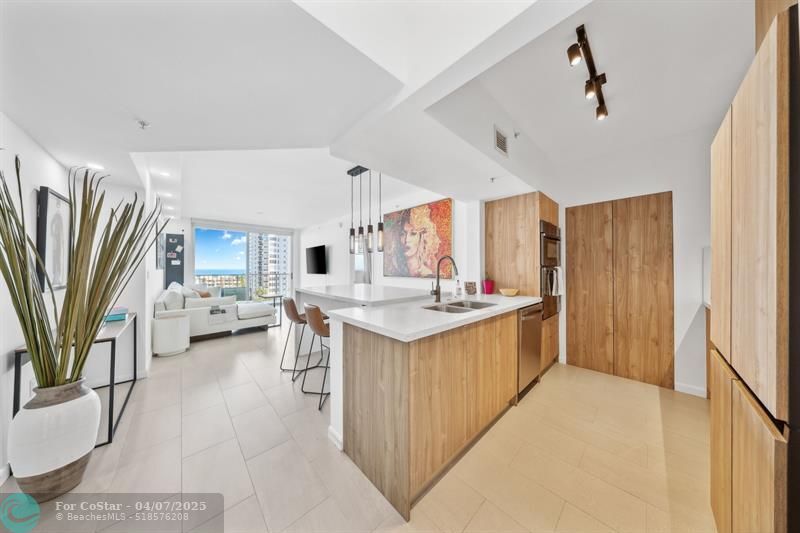 Foto principal - 3020 NE 32nd Ave