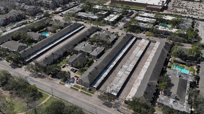  - 2929 Dunvale Apartments On Westheimer