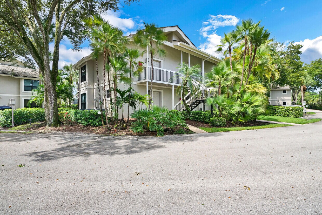 Primary Photo - 11863 Wimbledon Cir