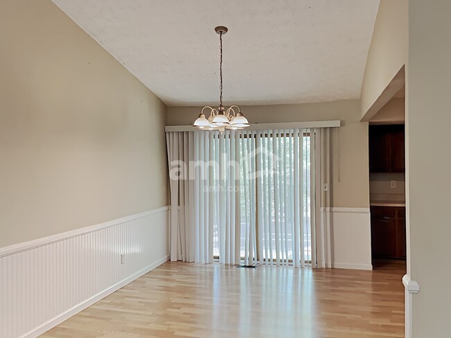 Building Photo - 4758 Jamerson Forest Cir