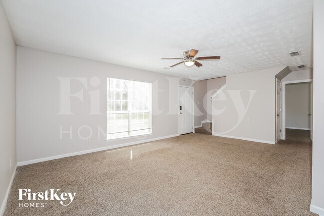 Foto del edificio - 20 Mildred Ln