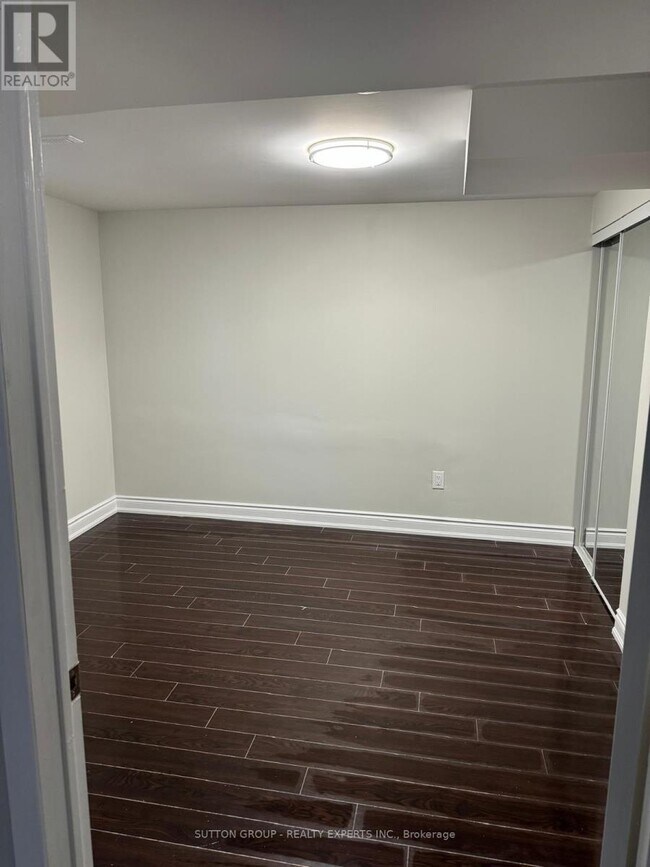 Photo du bâtiment - 66 Leacrest St