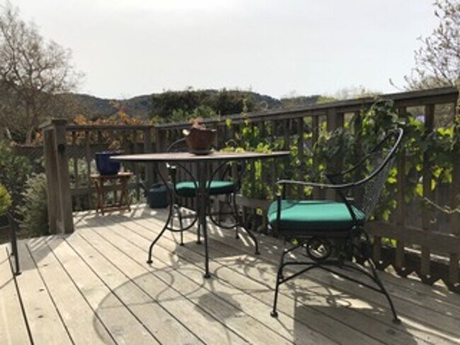Building Photo - Carmel Valley 2 bedroom 2 bathroom home on...