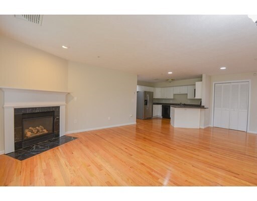 Foto del edificio - 7 Conant Rd