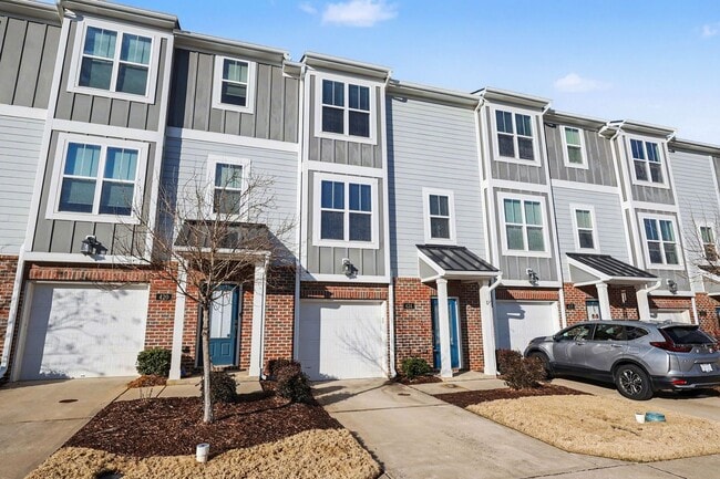 Building Photo - Spacious 4BR Holly Springs | Modern Layout | Prime Location Near Downtown & 540