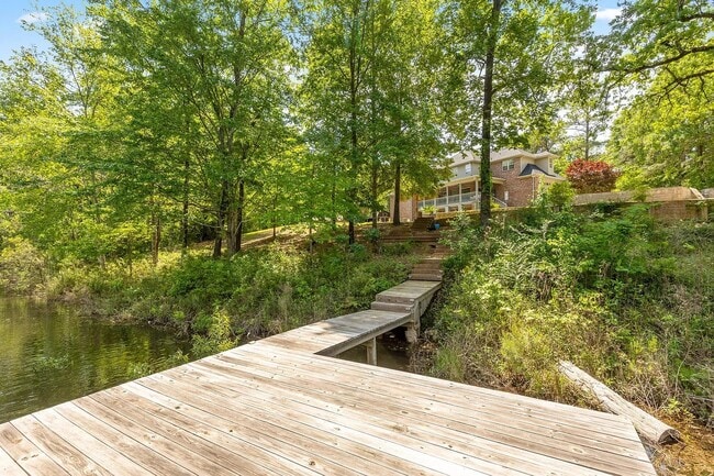 Building Photo - 104 Heartwood