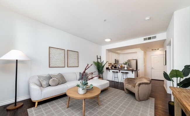 Building Photo - 4060 Glencoe Ave