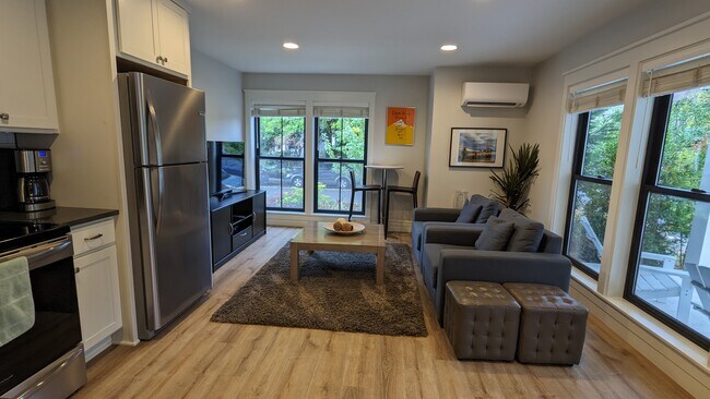 Sala de estar - 3675 SE 13th Ave