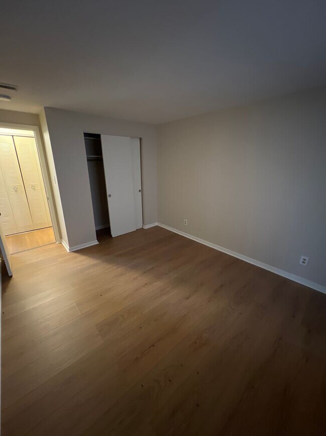 Building Photo - 45 W Neff Ave
