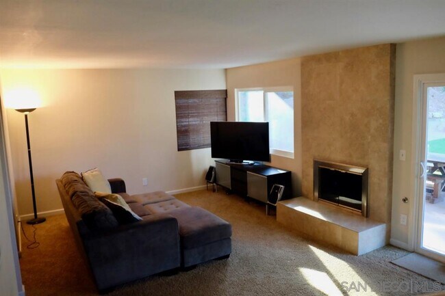 Building Photo - 12770 Calle De Las Rosas