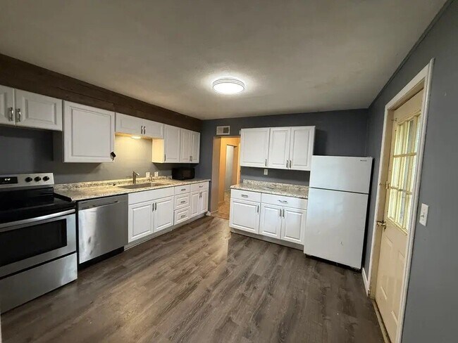 Foto del edificio - 1414 Beltrami Ave NW