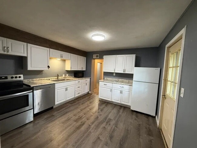 Building Photo - 1414 Beltrami Ave NW