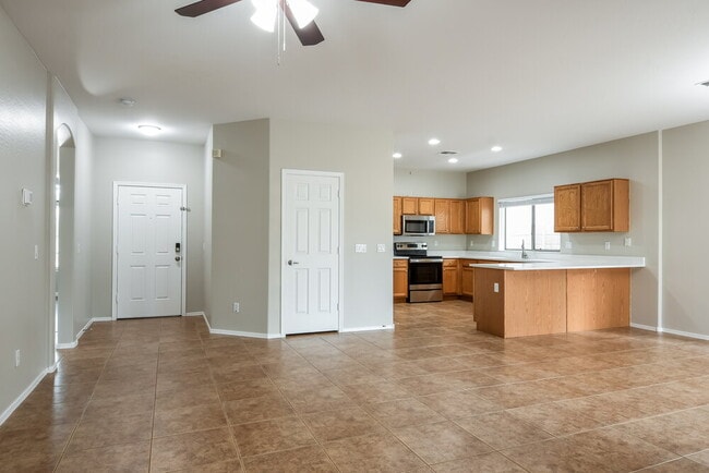 Building Photo - 41915 N 46th Dr