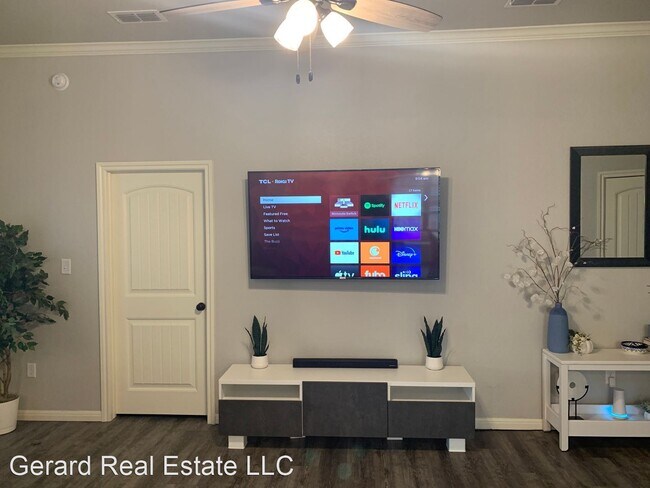 Foto del edificio - 3 br, 2 bath House - 6901 Inverness