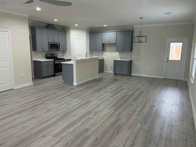 Building Photo - 9650 Champion Heavens Dr