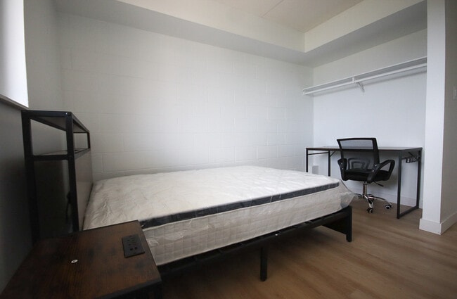 Building Photo - University Place - 50 University Ave E