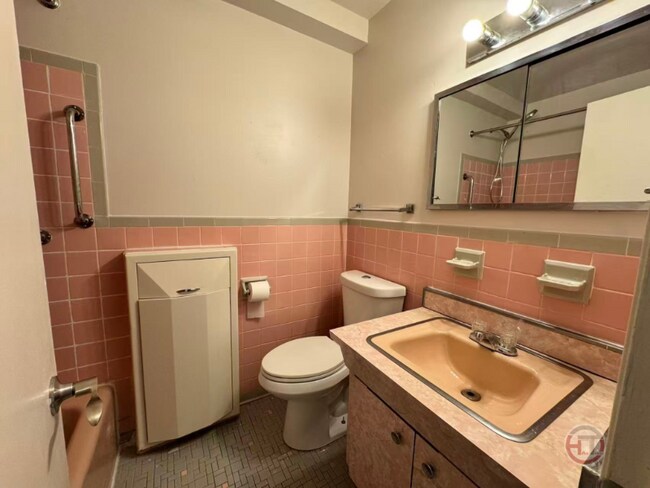 Foto del edificio - 5626 Sylvan Ave