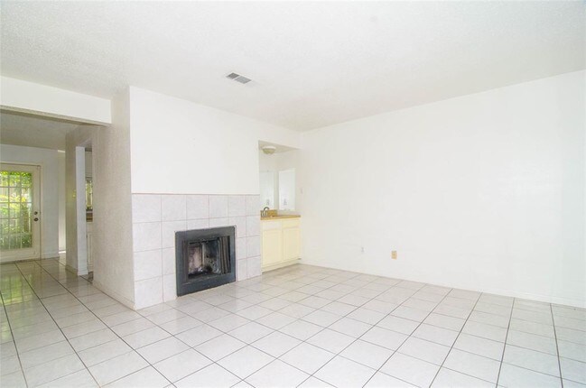 Building Photo - 3987 Tanglewilde St