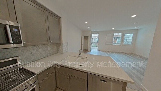 Building Photo - 6558 Calle Koral